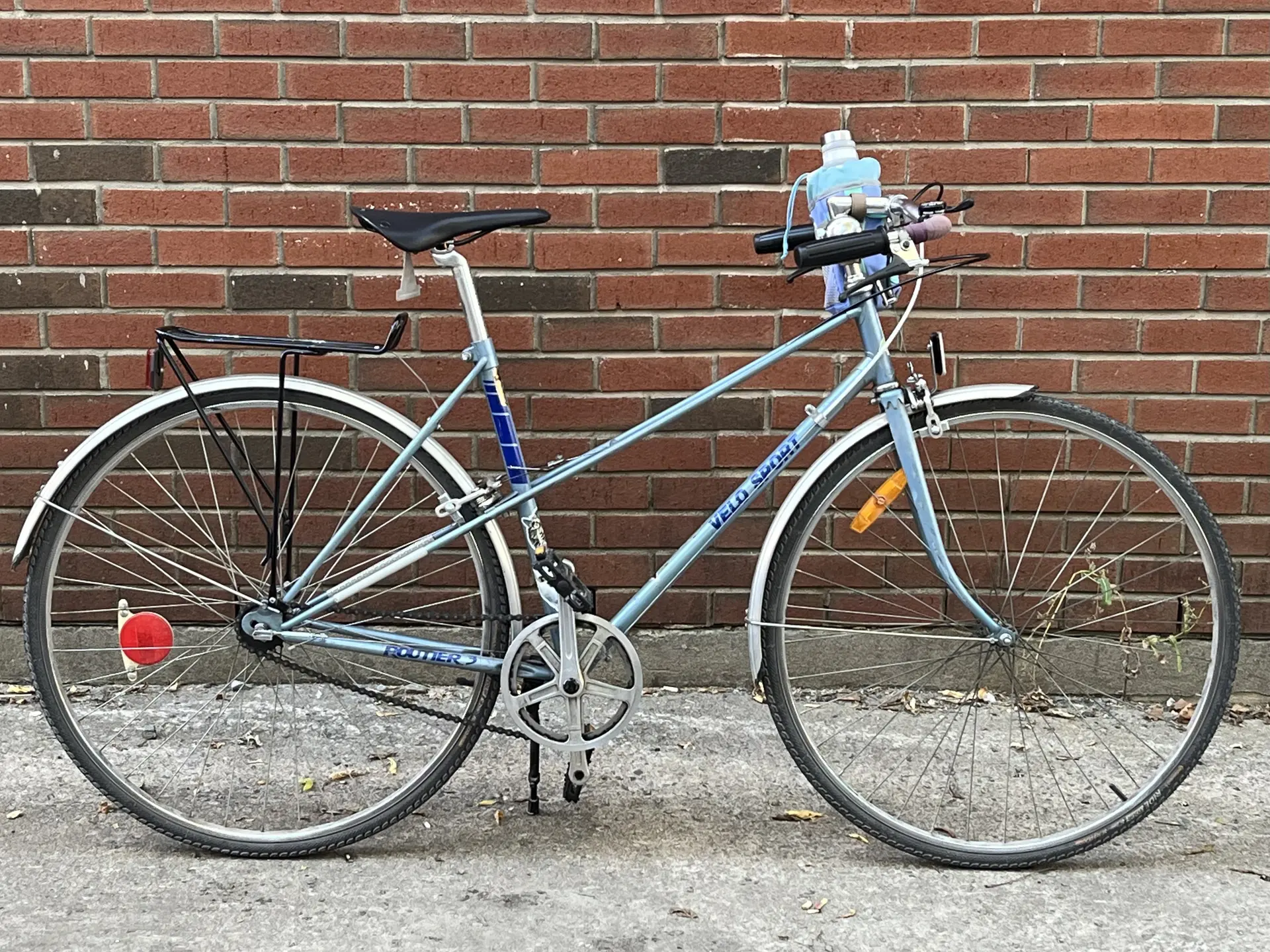 screenshot of my swaywm config with fastfetch and doom-emacs